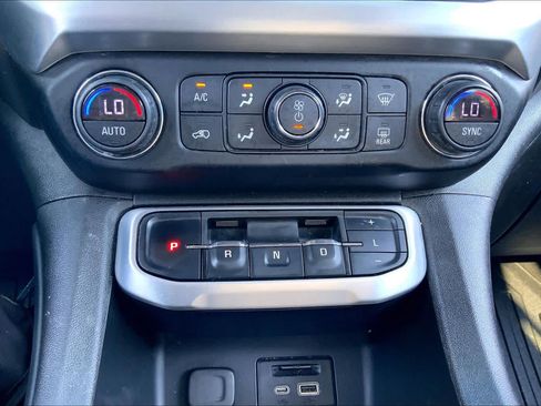 Used 2020 GMC Acadia SLT w/ Driver Alert Package II AWD/4WD image 32