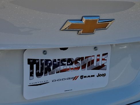 Used 2025 Chevrolet Malibu LT FWD image 17