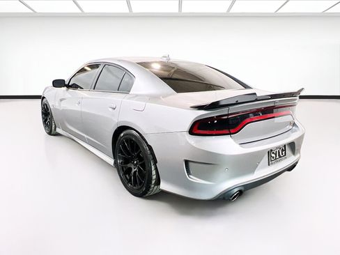 Used 2018 Dodge Charger R/T Scat Pack RWD image 6