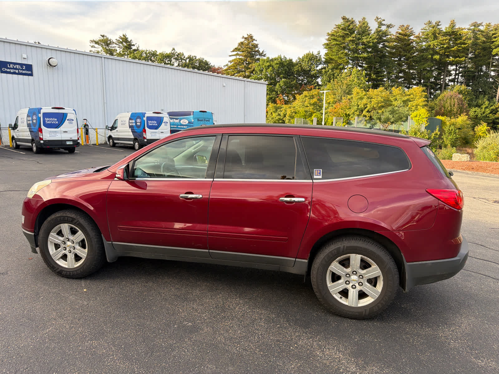 Used 2011 Chevrolet Traverse LT w/ Personal Connectivity Package AWD/4WD image 11