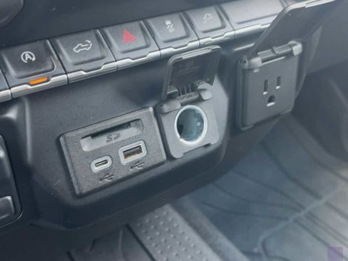Used 2019 Chevrolet Silverado 1500 LT w/ All-Star Edition AWD/4WD image 22