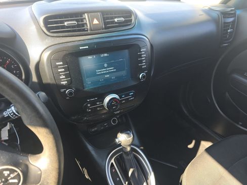 Used 2019 Kia Soul + image 14
