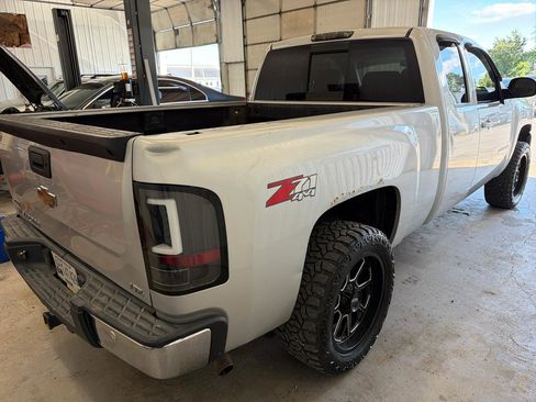 Used 2011 Chevrolet Silverado 1500 LTZ w/ LTZ Plus Package AWD/4WD image 4