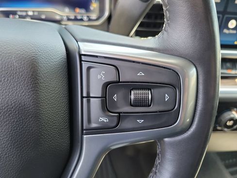 Used 2022 Chevrolet Silverado 1500 LT RWD image 6