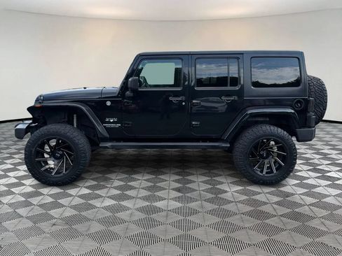 Used 2016 Jeep Wrangler Unlimited Sahara w/ Connectivity Group AWD/4WD image 4