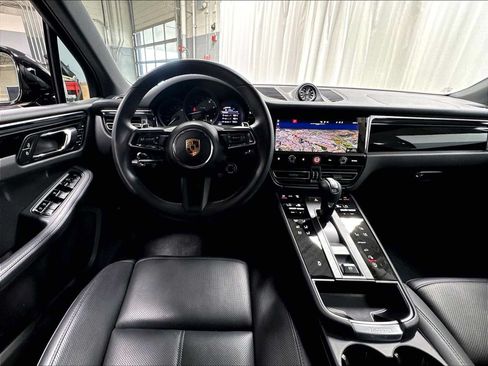Used 2026 Porsche Macan AWD/4WD image 15