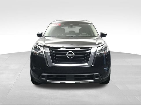 Used 2024 Nissan Pathfinder Platinum w/ Cargo Package AWD/4WD image 8