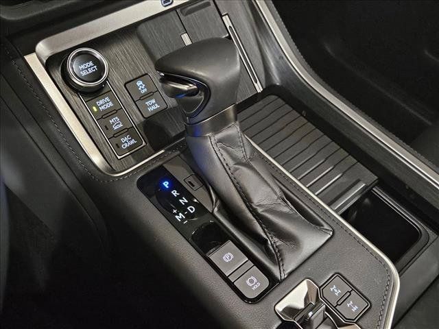 Used 2024 Lexus GX 550 AWD/4WD image 11