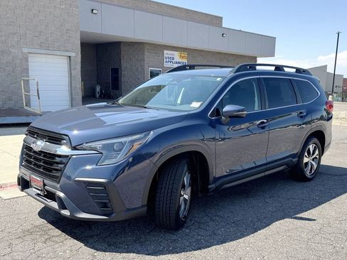 Used 2023 Subaru Ascent Premium w/ Convenience Package image 4