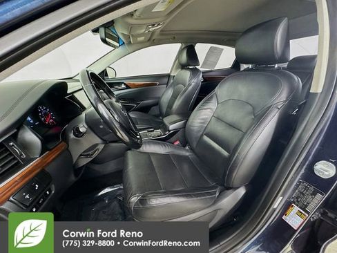 Used 2017 Kia Cadenza Premium w/ Luxury Package image 21