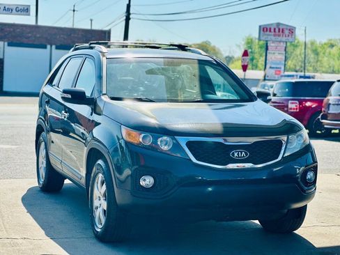 Used 2011 Kia Sorento LX w/ Convenience Pkg image 1