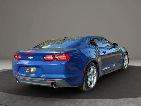 Used 2021 Chevrolet Camaro LT w/ Technology Package image 6