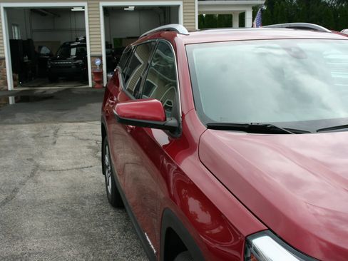 Used 2020 GMC Terrain SLT w/ Preferred Package AWD/4WD image 34