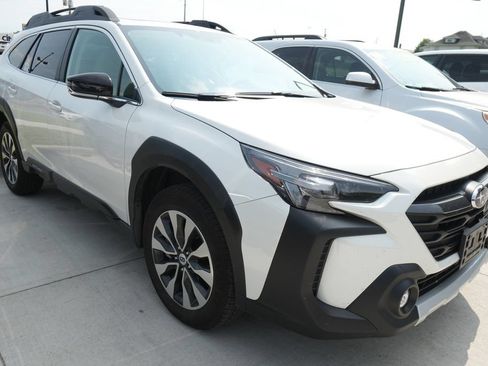 Used 2025 Subaru Outback Limited AWD/4WD image 6