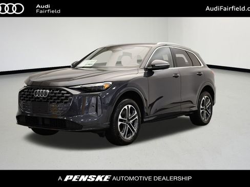 Certified 2025 Audi Q5 Premium w/ Convenience Package image 1