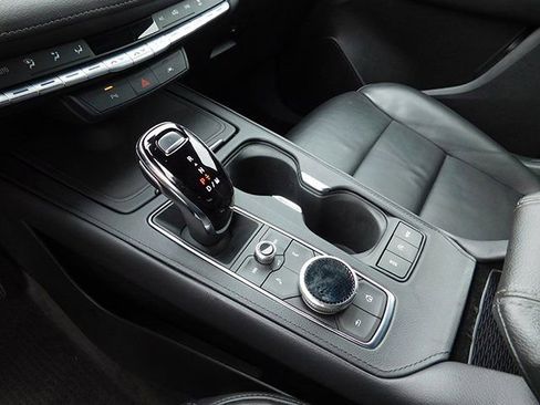 Used 2023 Cadillac XT4 Premium Luxury image 22