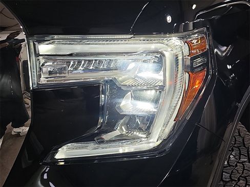 Certified 2019 GMC Sierra 1500 Denali w/ Denali Ultimate Package image 33