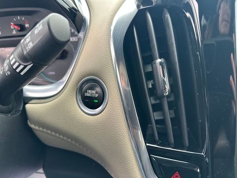 Certified 2022 Chevrolet Traverse LS image 16