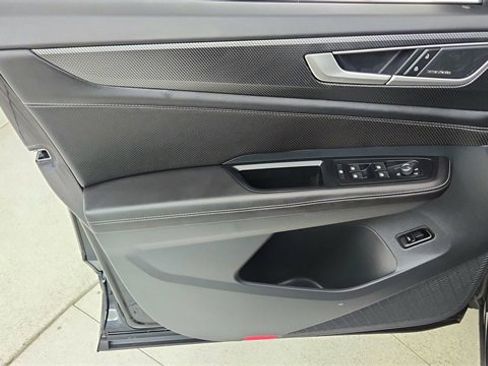 Used 2024 Volkswagen Atlas Cross Sport SEL Premium R-Line image 35