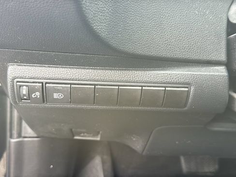 Used 2021 Toyota Corolla LE FWD image 14