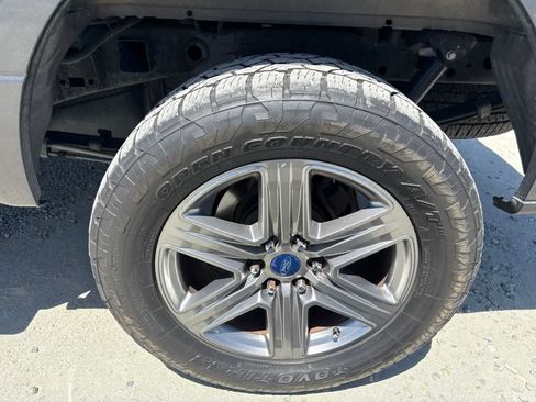 Used 2015 Ford F150 XLT AWD/4WD image 11