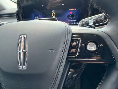 New 2026 Lincoln Aviator AWD image 18