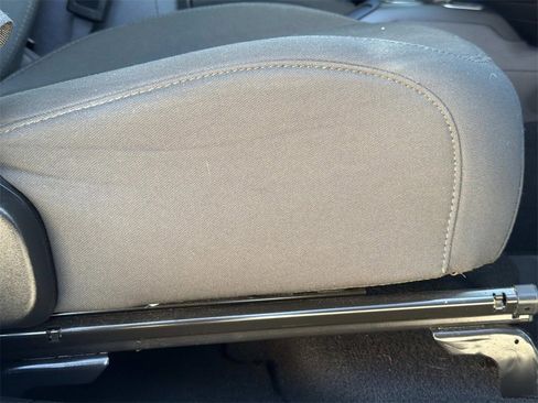 Used 2022 Jeep Gladiator Sport image 20