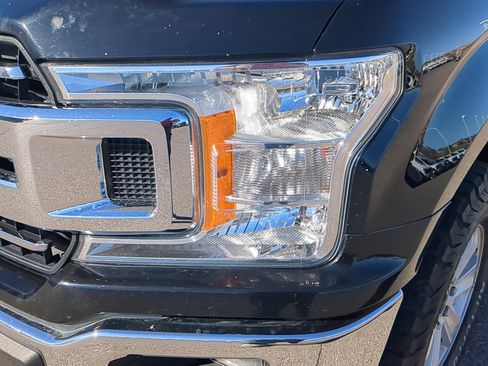 Used 2018 Ford F150 XLT image 9