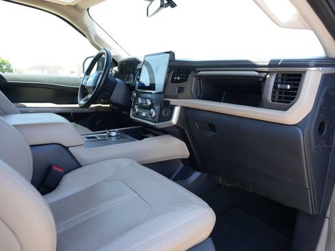 Used 2024 Ford Expedition Max Limited RWD image 24