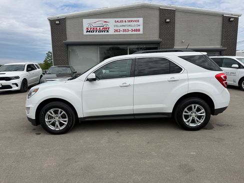 Used 2017 Chevrolet Equinox LT w/ Convenience Package AWD/4WD image 3