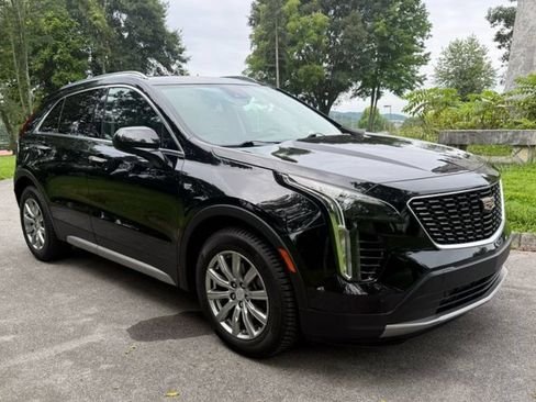Used 2019 Cadillac XT4 Premium Luxury w/ Cold Weather Package FWD image 3