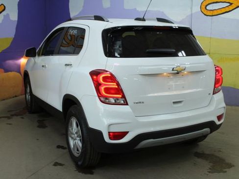 Used 2020 Chevrolet Trax LT w/ LT Convenience Package FWD image 6