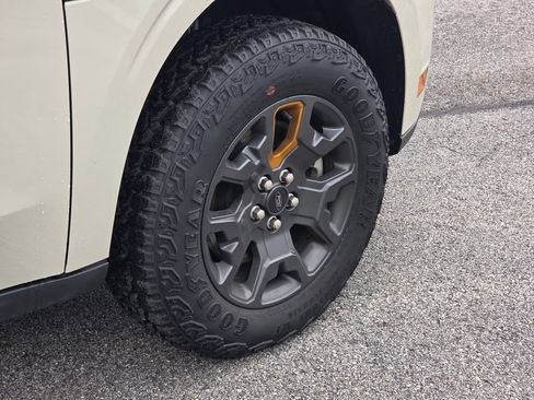 Certified 2025 Ford Maverick Tremor AWD/4WD image 38