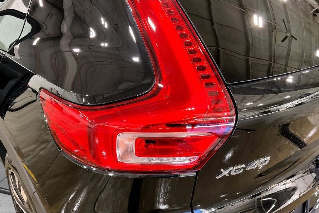 Certified 2023 Volvo XC40 B5 Plus w/ Climate Package AWD/4WD image 33
