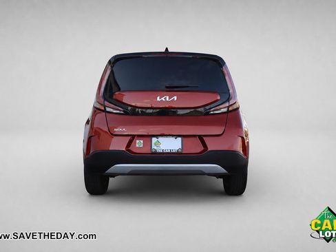 Used 2024 Kia Soul LX w/ Option Group 015 FWD image 7
