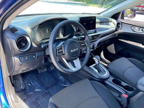 Used 2024 Kia Forte LXS w/ LXS Technology Package FWD image 8