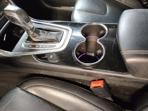 Used 2015 Ford Edge Titanium w/ Technology Package image 26