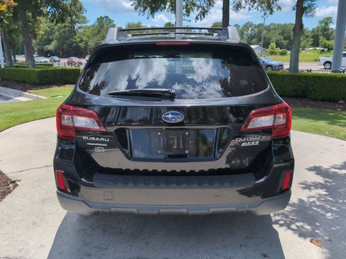 Used 2015 Subaru Outback 2.5i Limited AWD/4WD image 9