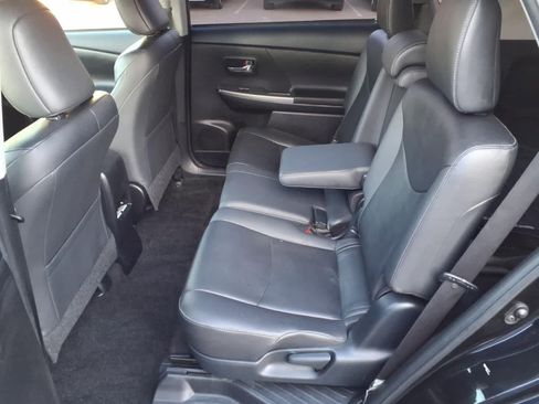 Used 2017 Toyota Prius V Four FWD image 9