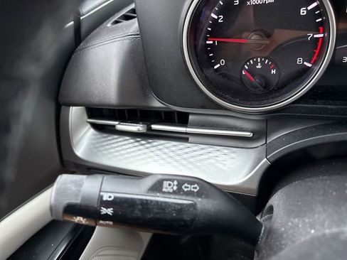 Certified 2023 Kia Carnival LX image 18