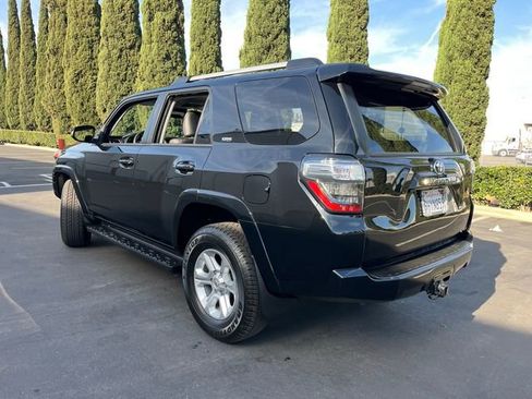 Used 2022 Toyota 4Runner SR5 Premium image 5
