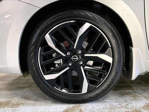 Certified 2025 Nissan Versa SR w/ Trunk Package image 8