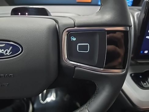Certified 2025 Ford Expedition Active AWD/4WD image 25