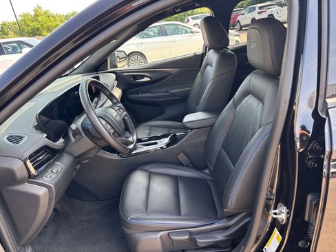 Used 2025 Buick Envista Sport Touring FWD image 25
