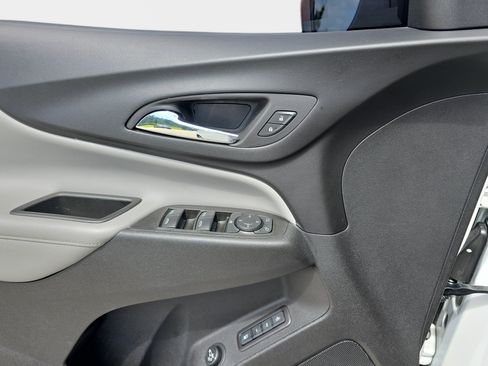 Used 2020 Chevrolet Equinox Premier FWD image 27