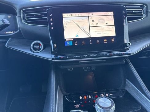 Used 2024 Jeep Wagoneer L Series II w/ Flexible Seating Group image 22