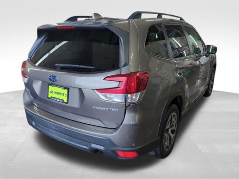 Used 2020 Subaru Forester Premium AWD/4WD image 5