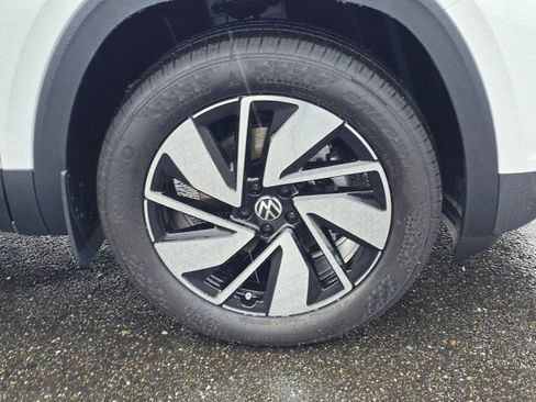 New 2026 Volkswagen Atlas SEL image 9