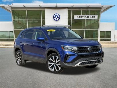Certified 2022 Volkswagen Taos SE w/ Panoramic Sunroof Package
