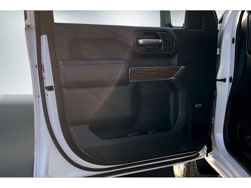 Used 2020 Chevrolet Silverado 2500 High Country w/ Z71 Off-Road Package image 18